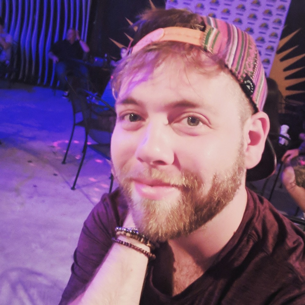 Meet your Posher, Ethan